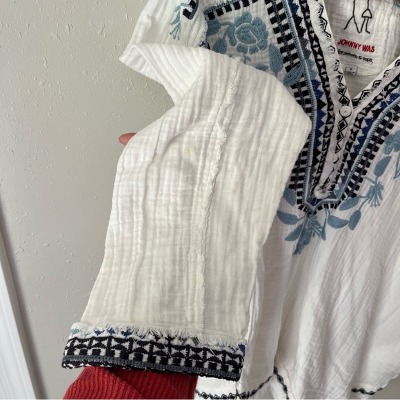 Johnny Was Vedera Gauze Blouse White Blue Sz XL IT HAS POCKETS!! - Picture 13 of 14